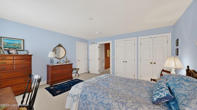 5943 Ashwood Bluff Dr, Louisville, KY 40207