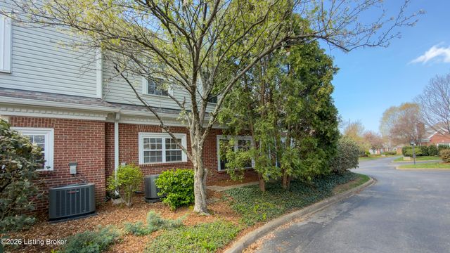 5943 Ashwood Bluff Dr, Louisville, KY 40207