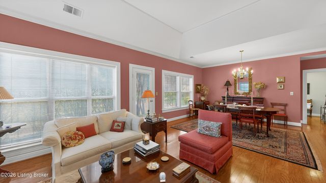 5943 Ashwood Bluff Dr, Louisville, KY 40207