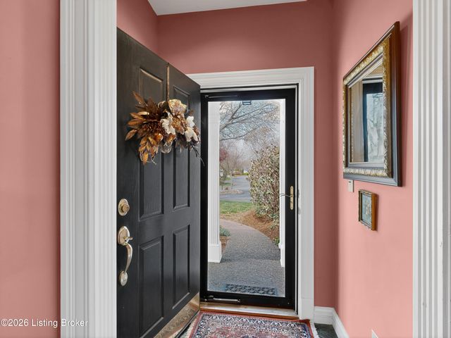 5943 Ashwood Bluff Dr, Louisville, KY 40207