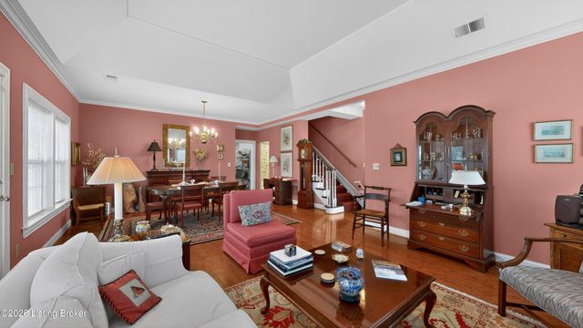 5943 Ashwood Bluff Dr, Louisville, KY 40207