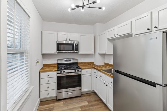 709 E 9th Street S, Newton, IA 50208