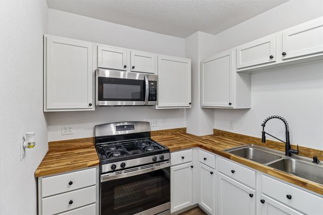 709 E 9th Street S, Newton, IA 50208