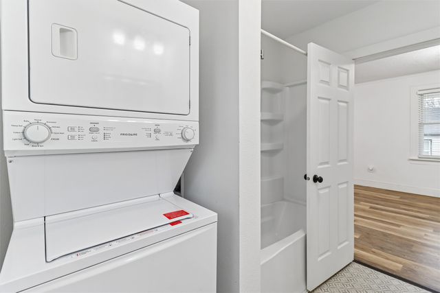 709 E 9th Street S, Newton, IA 50208