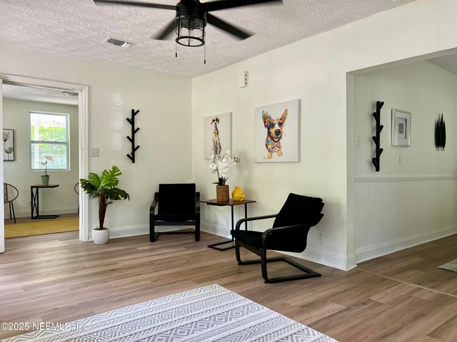 5256 ALPHA Avenue, Jacksonville, FL 32205