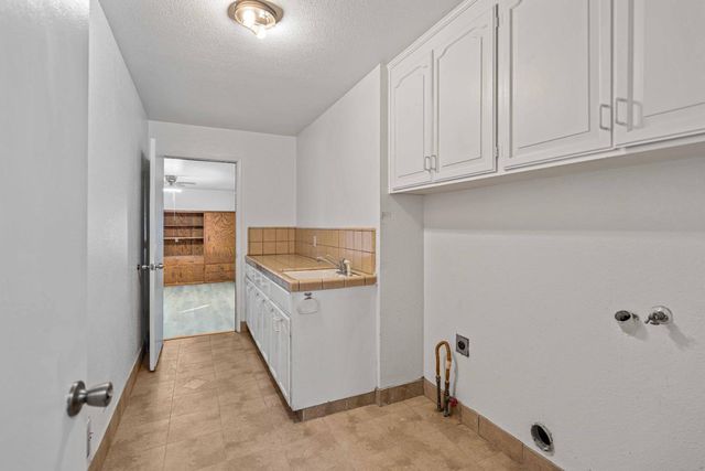 2101 Bridger Dr, Modesto, CA 95358