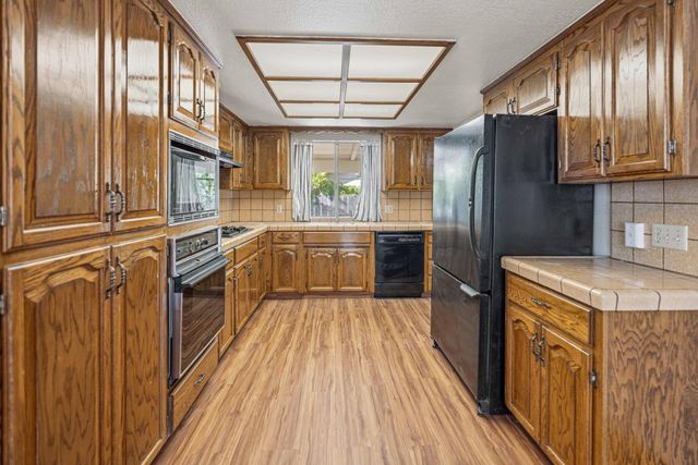 2101 Bridger Dr, Modesto, CA 95358