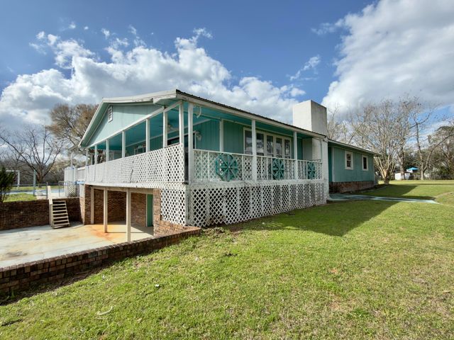 22121 Hwy 331, Laurel Hill, FL 32567