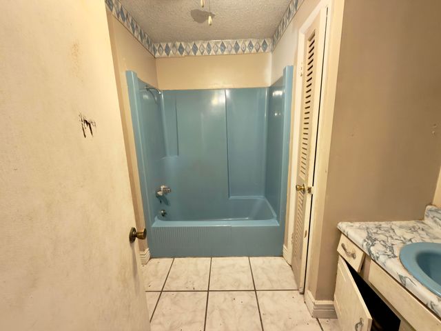 22121 Hwy 331, Laurel Hill, FL 32567