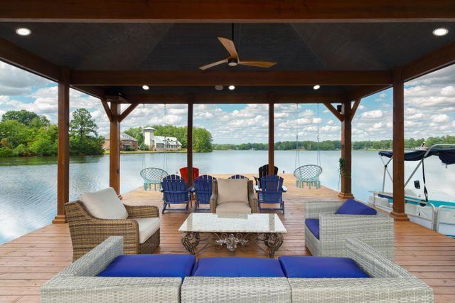 73 Baracuda Dr., Hattiesburg, MS 39402