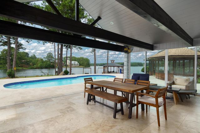 73 Baracuda Dr., Hattiesburg, MS 39402