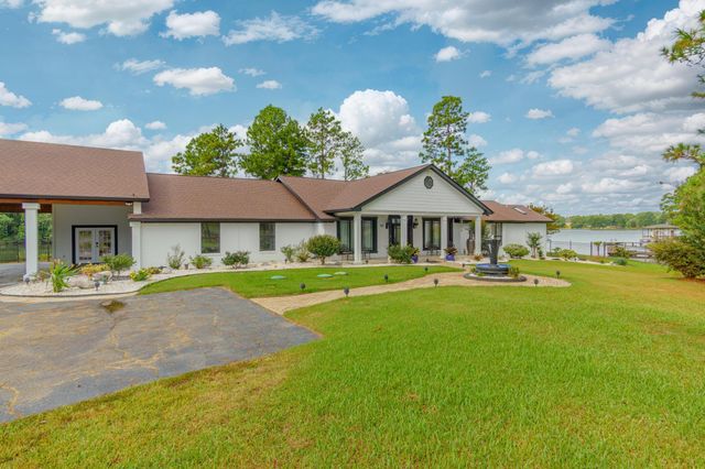 73 Baracuda Dr., Hattiesburg, MS 39402