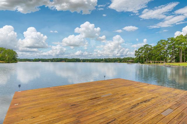 73 Baracuda Dr., Hattiesburg, MS 39402