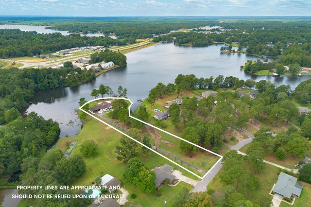 73 Baracuda Dr., Hattiesburg, MS 39402