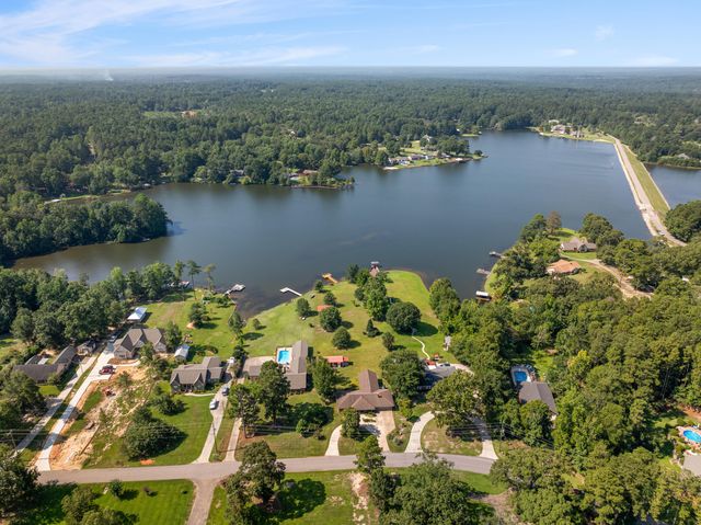 73 Baracuda Dr., Hattiesburg, MS 39402