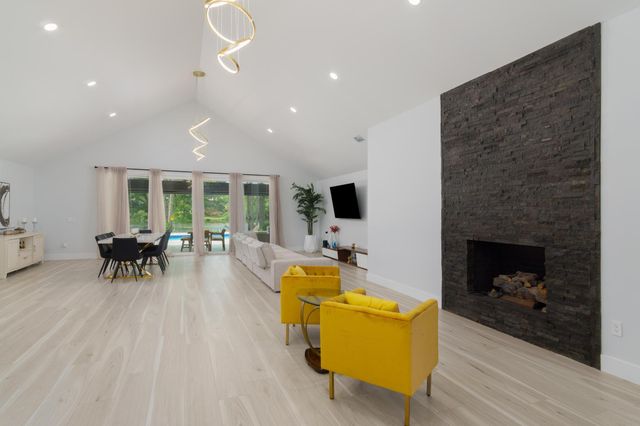 73 Baracuda Dr., Hattiesburg, MS 39402