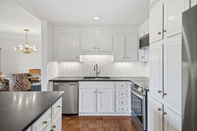4215 Harding Pike Apt 604, Nashville, TN 37205