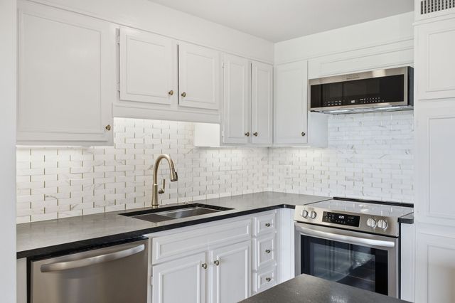 4215 Harding Pike Apt 604, Nashville, TN 37205