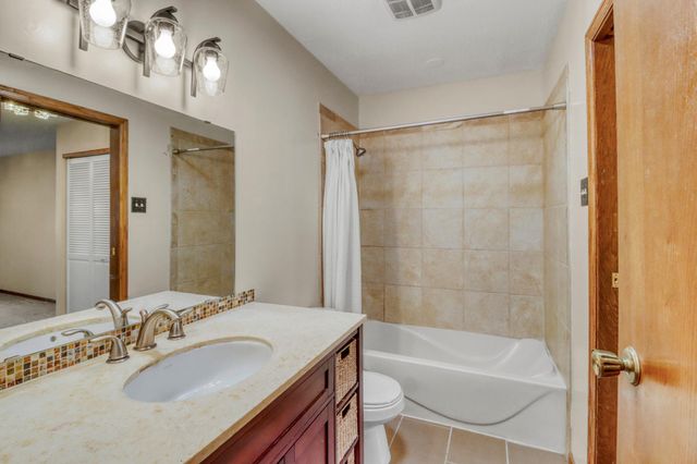 38 Fremont Drive S, Fargo, ND 58103