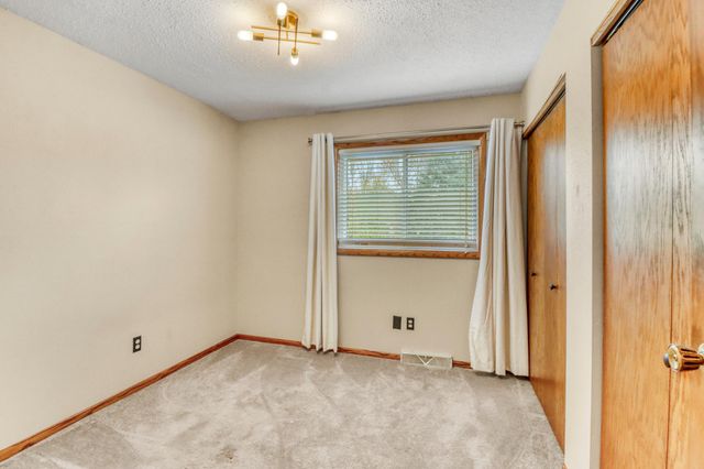 38 Fremont Drive S, Fargo, ND 58103