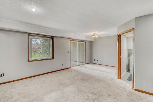 38 Fremont Drive S, Fargo, ND 58103