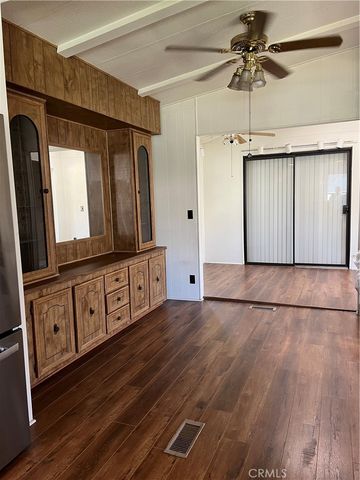 755 Village Lake Mall 337, Brea, CA 98821