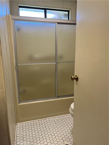 755 Village Lake Mall 337, Brea, CA 98821