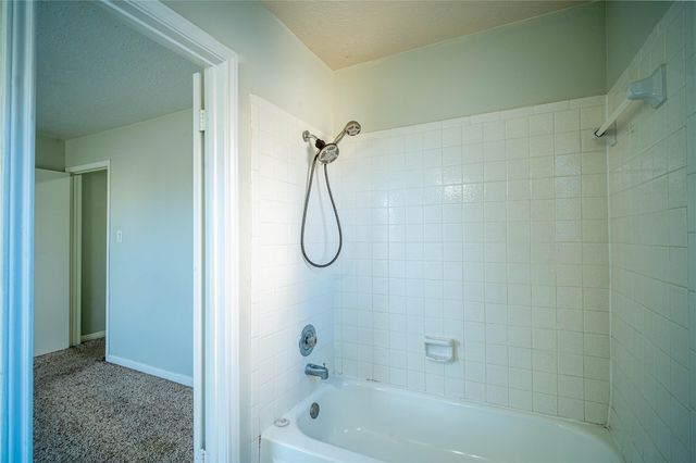 512 Birdsong Drive, League City, TX 77573