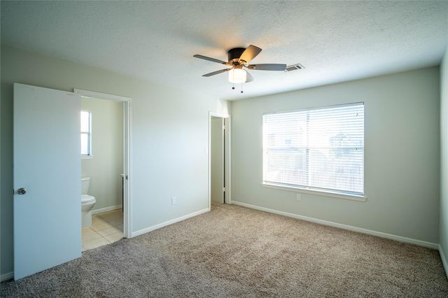 512 Birdsong Drive, League City, TX 77573