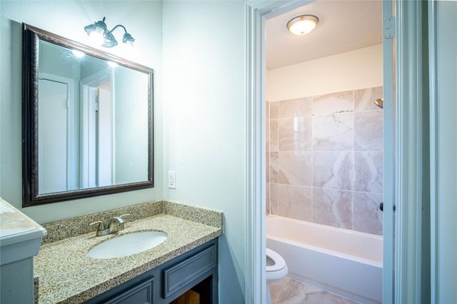 512 Birdsong Drive, League City, TX 77573
