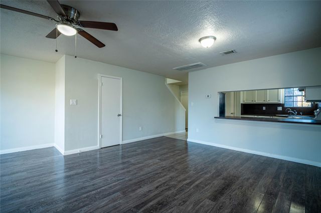 512 Birdsong Drive, League City, TX 77573