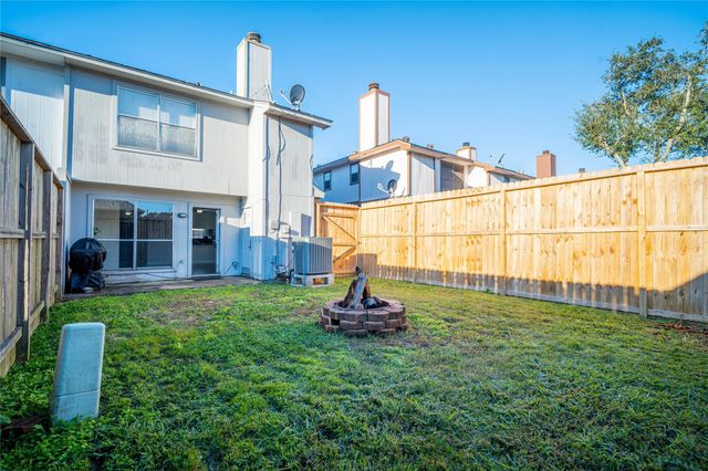 512 Birdsong Drive, League City, TX 77573