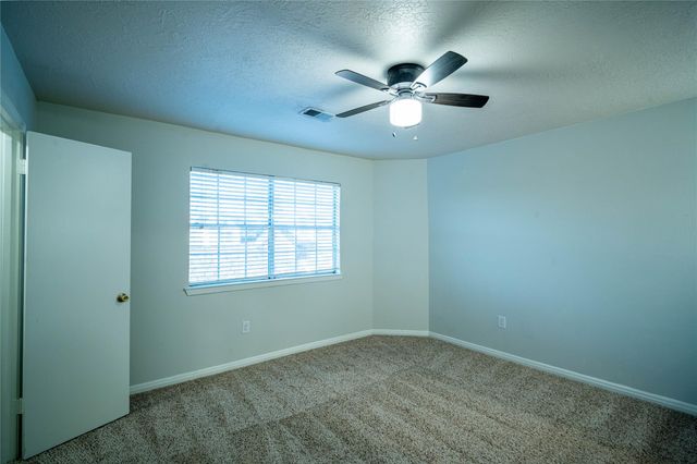 512 Birdsong Drive, League City, TX 77573
