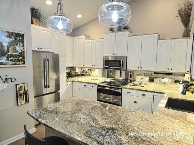 2225 Aimie Avenue SW, Byron Center, MI 49315