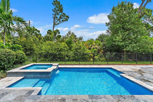 13336 Bernoulli Way, Palm Beach Gardens, FL 33418