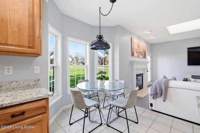 305 Gablewood Cir, Louisville, KY 40245