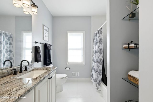 305 Gablewood Cir, Louisville, KY 40245