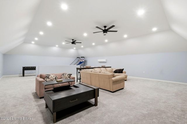 305 Gablewood Cir, Louisville, KY 40245