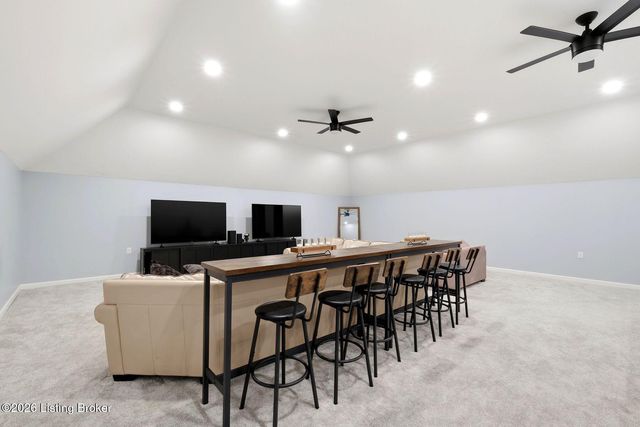305 Gablewood Cir, Louisville, KY 40245