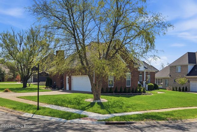 305 Gablewood Cir, Louisville, KY 40245