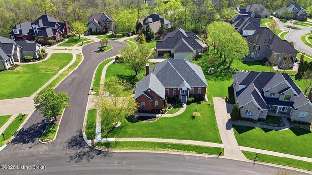 305 Gablewood Cir, Louisville, KY 40245