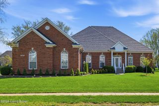 305 Gablewood Cir, Louisville, KY 40245