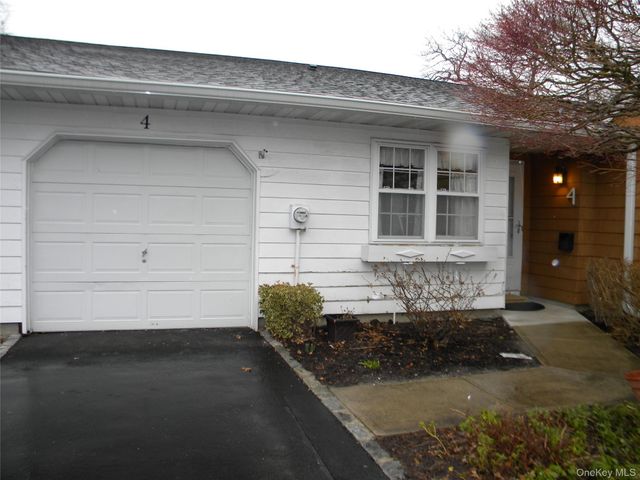 4 Revere Drive, Sayville, NY 11782
