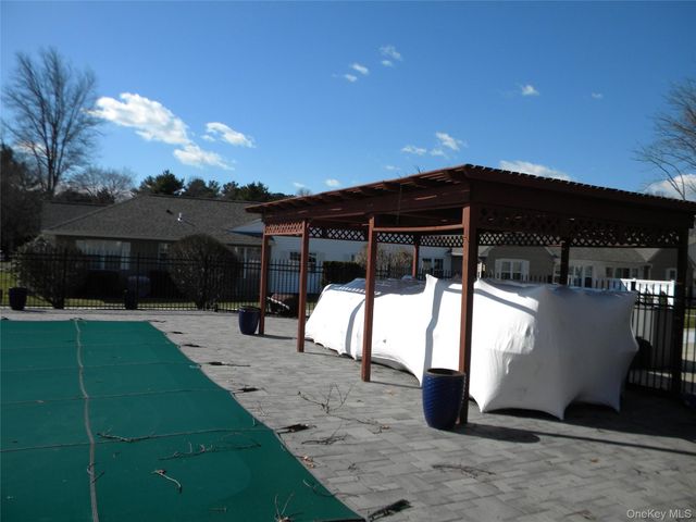 4 Revere Drive, Sayville, NY 11782