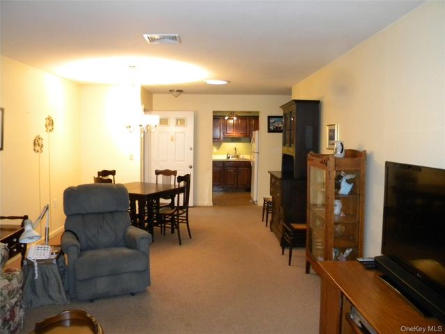 4 Revere Drive, Sayville, NY 11782