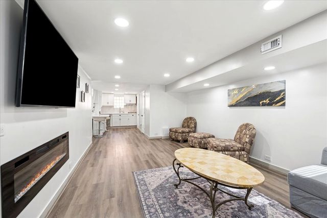 507 S Waterman Avenue, Arlington Heights, IL 60004