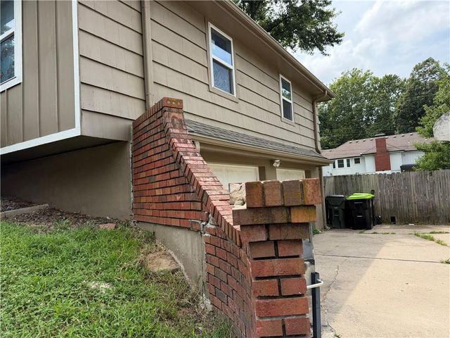 7504 Overton Avenue, Raytown, MO 64138