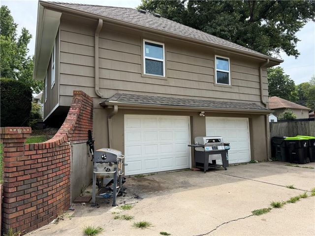 7504 Overton Avenue, Raytown, MO 64138
