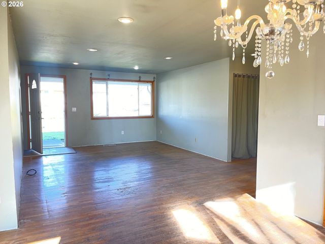 617 HARTKE Loop, Oregon City, OR 97045