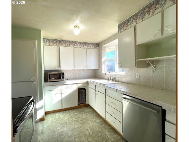 617 HARTKE Loop, Oregon City, OR 97045